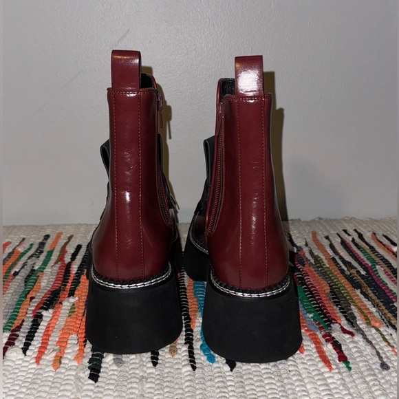 Jeffrey Campbell Tutor Kiltie Fringe Chelsea Boot | Size 6 - Picture 3 of 6